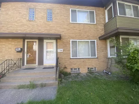 4740 Main St #B, Skokie, IL 60076