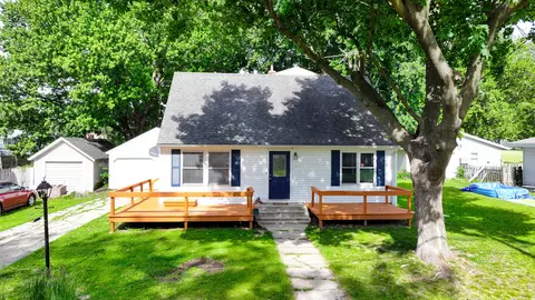 301 Ash Ave, Morrison, IL 61270