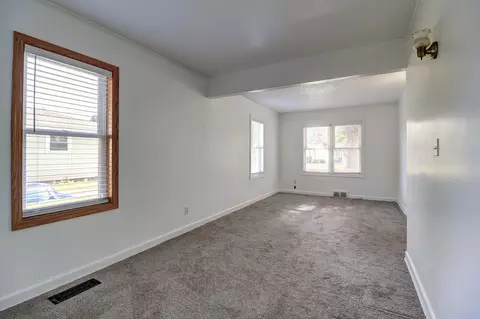 Living - 301 Ash Ave, Morrison, IL 61270 photo 3 of 6