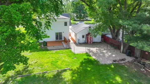 Exterior - 301 Ash Ave, Morrison, IL 61270 photo 2 of 5
