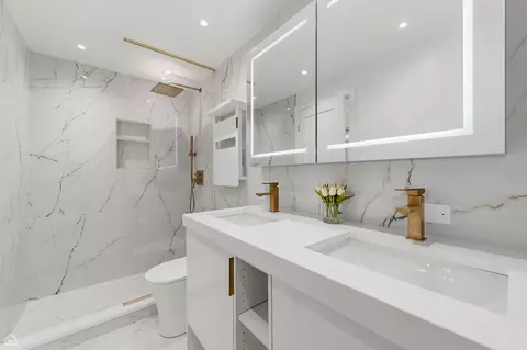 Bath - 100 E Walton St #36D, Chicago, IL 60611 photo 2 of 2