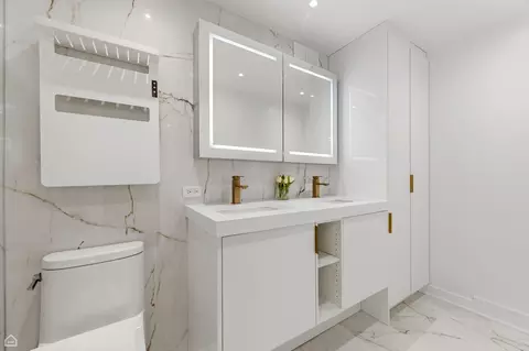Bath - 100 E Walton St #36D, Chicago, IL 60611 photo 1 of 2