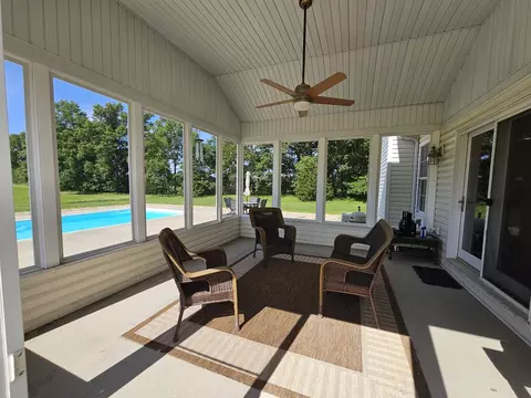 Exterior - 17619 E Angling Rd, Mount Vernon, IL 62864 photo 8 of 16