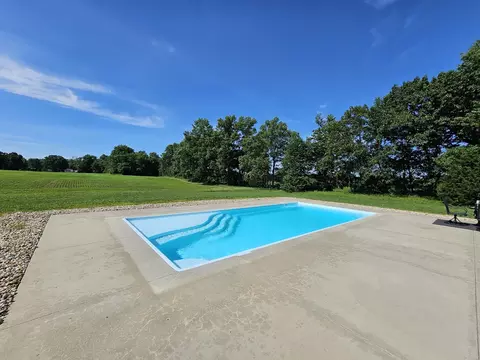 Exterior - 17619 E Angling Rd, Mount Vernon, IL 62864 photo 12 of 16