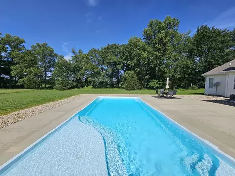 Exterior - 17619 E Angling Rd, Mount Vernon, IL 62864 photo 7 of 16