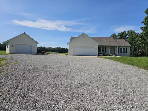 Exterior - 17619 E Angling Rd, Mount Vernon, IL 62864 photo 14 of 16