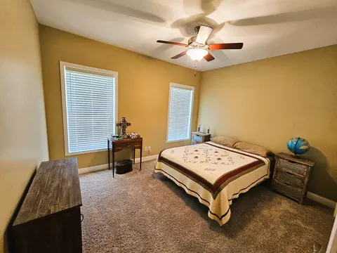 Bedroom - 17619 E Angling Rd, Mount Vernon, IL 62864 photo 2 of 2