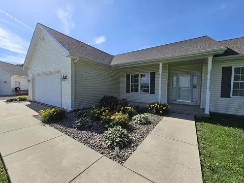 Exterior - 17619 E Angling Rd, Mount Vernon, IL 62864 photo 9 of 16