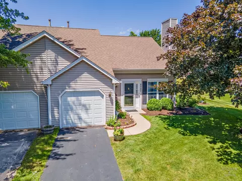 2307 Aspen Dr, Woodstock, IL 60098