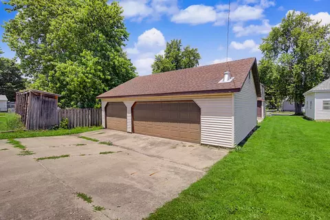Exterior - 1206 E Main St, Clinton, IL 61727 photo 8 of 8