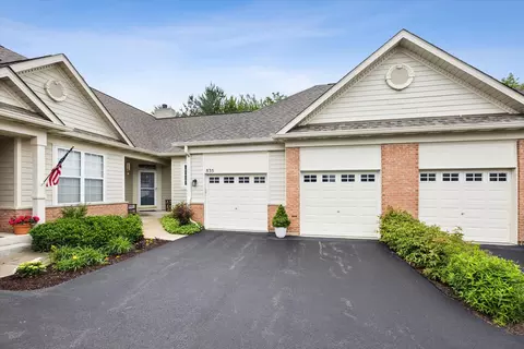 835 Cambridge Dr, Batavia, IL 60510