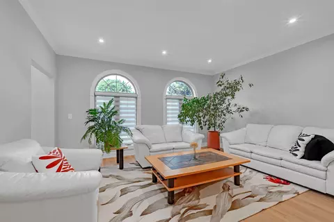 Living - 902 Doral Dr, Bartlett, IL 60103 photo 1 of 3