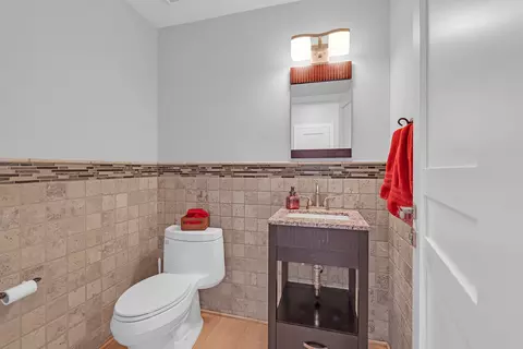 Bath - 902 Doral Dr, Bartlett, IL 60103 photo 1 of 6