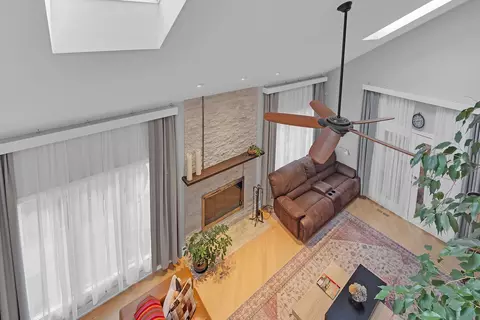 Living - 902 Doral Dr, Bartlett, IL 60103 photo 3 of 3