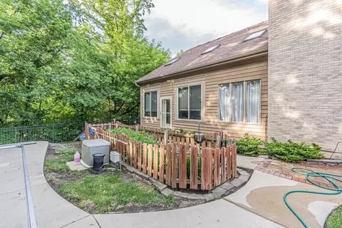 Exterior - 902 Doral Dr, Bartlett, IL 60103 photo 10 of 12