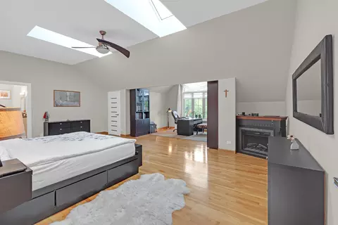 Bedroom - 902 Doral Dr, Bartlett, IL 60103 photo 4 of 5