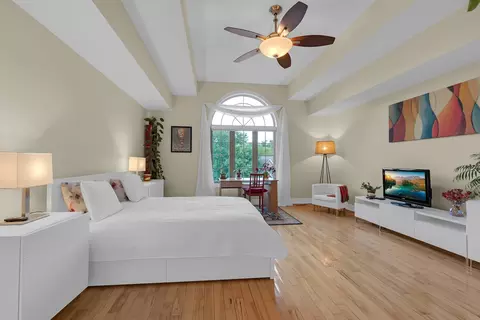 Bedroom - 902 Doral Dr, Bartlett, IL 60103 photo 2 of 5