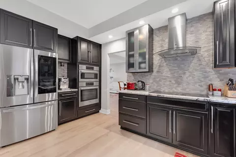 Kitchen - 902 Doral Dr, Bartlett, IL 60103 photo 2 of 3