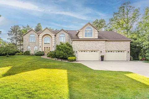 Exterior - 902 Doral Dr, Bartlett, IL 60103 photo 2 of 12