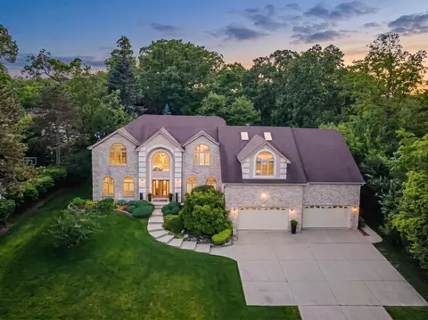 902 Doral Dr, Bartlett, IL 60103