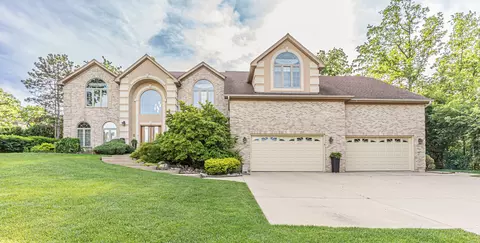 Exterior - 902 Doral Dr, Bartlett, IL 60103 photo 6 of 12