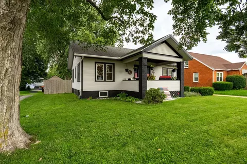 307 W Cleveland St, Heyworth, IL 61745