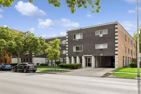 914 N Austin Blvd #B8, Oak Park, IL 60302