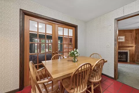 Dining - 1699 Harding Rd, Northfield, IL 60093 photo 3 of 3
