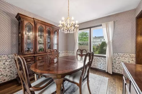 Dining - 1699 Harding Rd, Northfield, IL 60093 photo 1 of 3