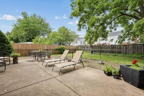 Exterior - 1699 Harding Rd, Northfield, IL 60093 photo 4 of 4