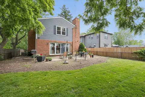 Exterior - 1699 Harding Rd, Northfield, IL 60093 photo 3 of 4
