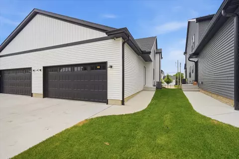 Exterior - 1523 Belclare Rd, Normal, IL 61761 photo 4 of 7