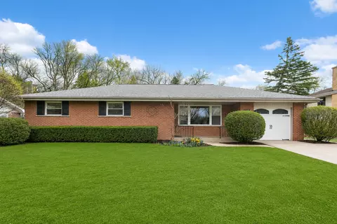 629 N Wren Ave, Palatine, IL 60067