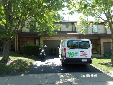 11 Oxford Ct, Algonquin, IL 60102