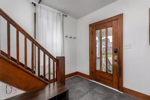 Entry Way - 130 Riverview Dr, Ottawa, IL 61350 photo 1 of 1