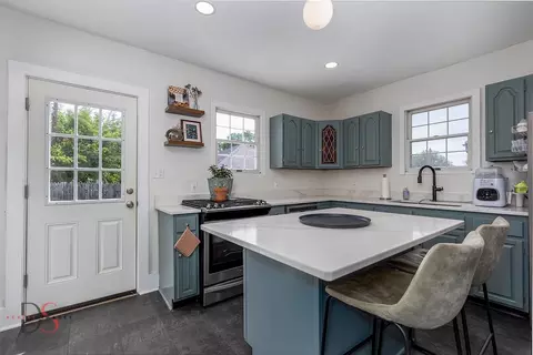 Kitchen - 130 Riverview Dr, Ottawa, IL 61350 photo 1 of 3