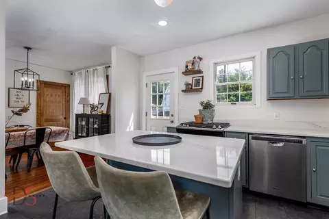 Kitchen - 130 Riverview Dr, Ottawa, IL 61350 photo 3 of 3