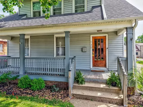 Exterior - 130 Riverview Dr, Ottawa, IL 61350 photo 3 of 7