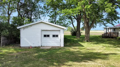 Exterior - 3849 E 22nd Rd, Serena, IL 60549 photo 7 of 11
