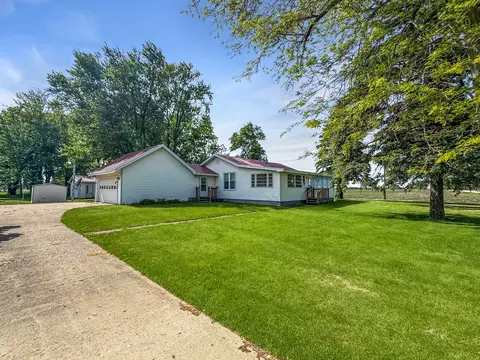 Exterior - 3849 E 22nd Rd, Serena, IL 60549 photo 5 of 11