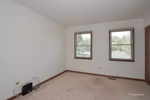 Bedroom - 841 Hemlock Dr, Sleepy Hollow, IL 60118 photo 3 of 4