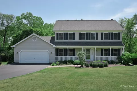 841 Hemlock Dr, Sleepy Hollow, IL 60118