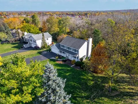 View/Area - 841 Hemlock Dr, Sleepy Hollow, IL 60118 photo 5 of 9