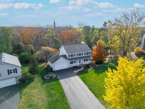 View/Area - 841 Hemlock Dr, Sleepy Hollow, IL 60118 photo 1 of 9