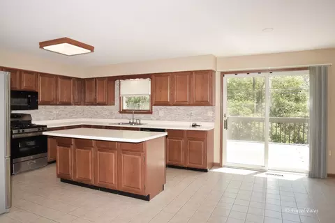 Kitchen - 841 Hemlock Dr, Sleepy Hollow, IL 60118 photo 1 of 2