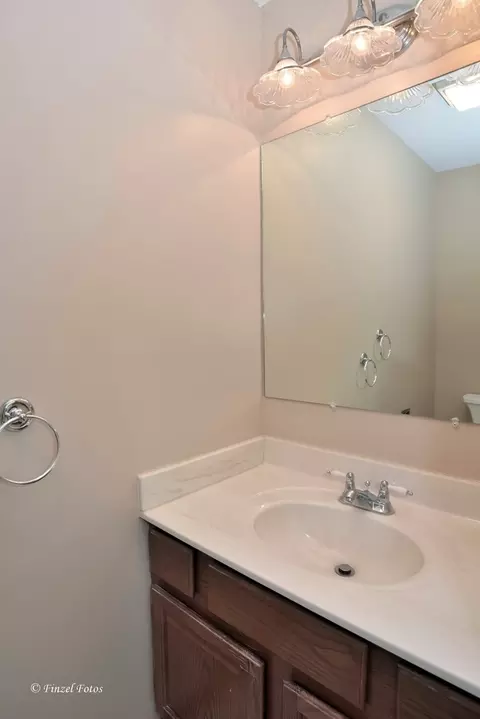 Bath - 841 Hemlock Dr, Sleepy Hollow, IL 60118 photo 3 of 3