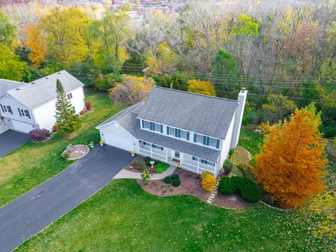 View/Area - 841 Hemlock Dr, Sleepy Hollow, IL 60118 photo 3 of 9