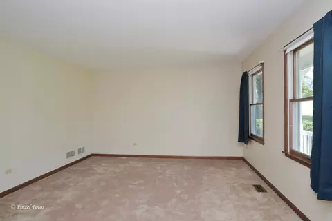 Living - 841 Hemlock Dr, Sleepy Hollow, IL 60118 photo 2 of 2