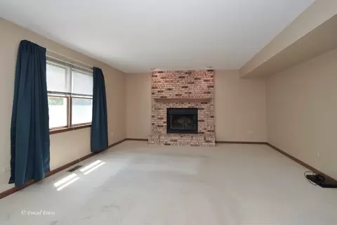 Living - 841 Hemlock Dr, Sleepy Hollow, IL 60118 photo 1 of 2