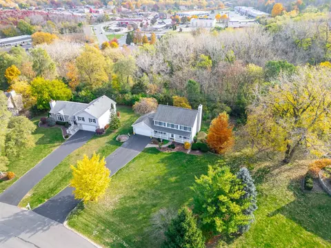 View/Area - 841 Hemlock Dr, Sleepy Hollow, IL 60118 photo 7 of 9